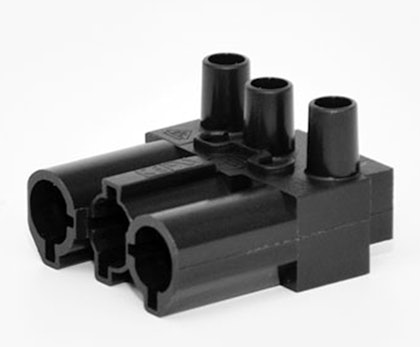 GST18/3 plug black