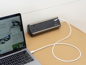 NETBOX Leaf with USB charger 100W NETBOX Leaf with USB charger 100W